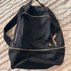 Black lululemon everywhere bag